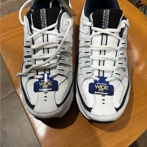 Sketchers Sports shoes new never worn